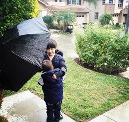 打伞生活照,伞下生活瞬间捕捉